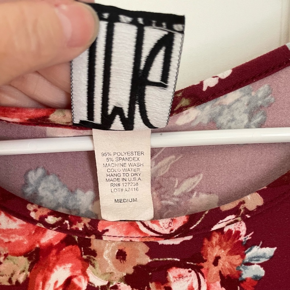 6/$20 Sweet TMG New York Dress, Soft Red Floral Design, Feminine, Vintage Vibe - Picture 4 of 9